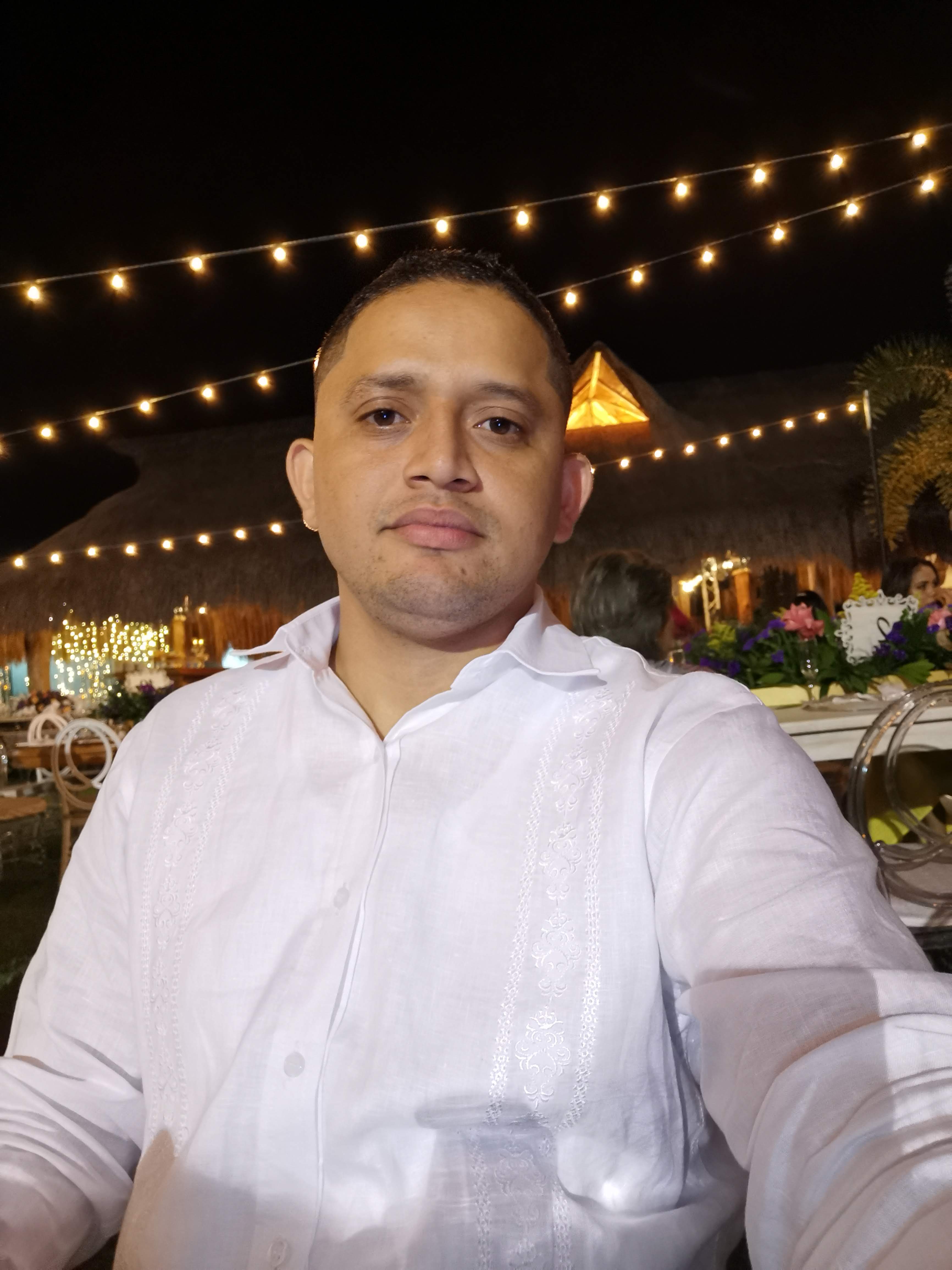 Dr. Sebastián González